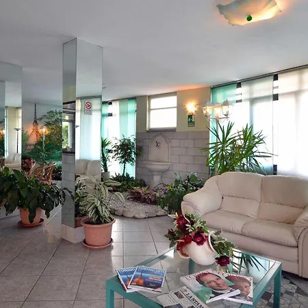 ホテル Residenza Delle Alpi 3*