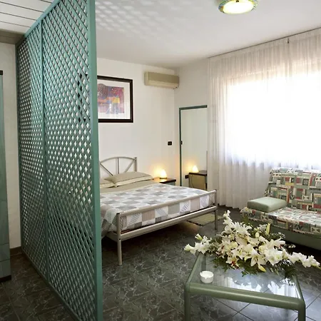 Residenza Delle Alpi ホテル