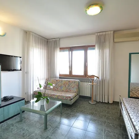 Отель Residenza Delle Alpi
